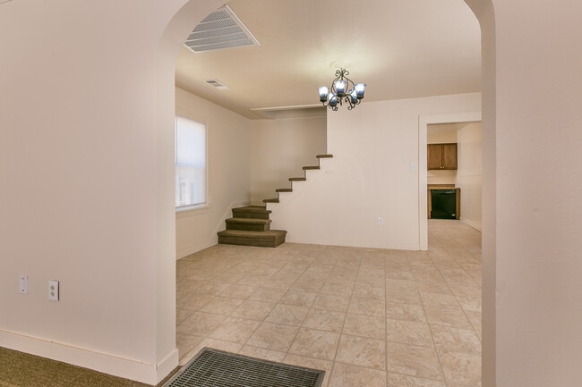 Photo - Adorable 3 Bedroom Home in Sunset Addition!