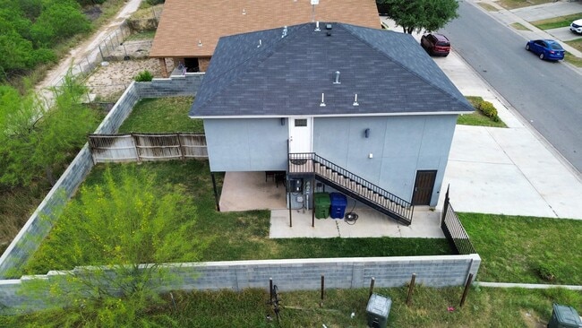 Photo - 214 Allen Dr
