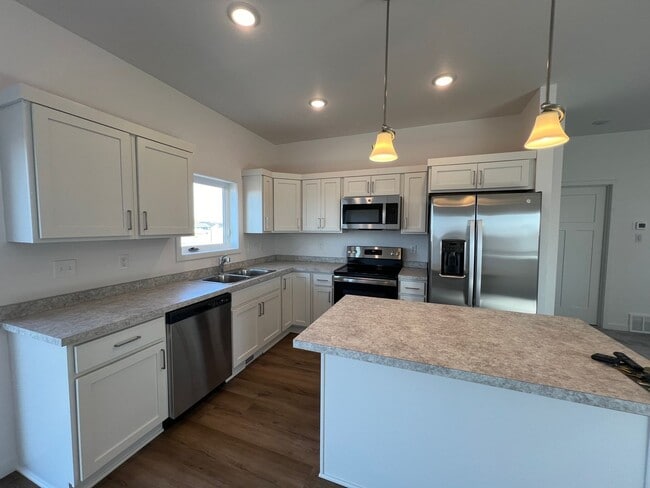 Photo - 408 16th St NE