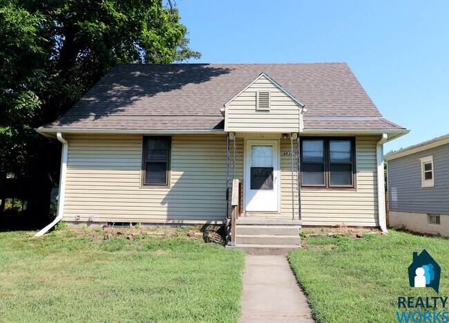 4 Bedroom Home in North Lincoln - 4 Bedroom Home in North Lincoln