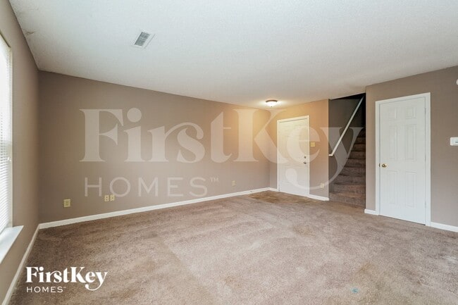 Photo - 2925 Redland Ln