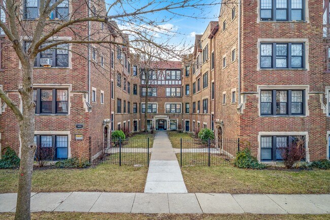 Photo - 2623 W Berwyn Ave Unit 2