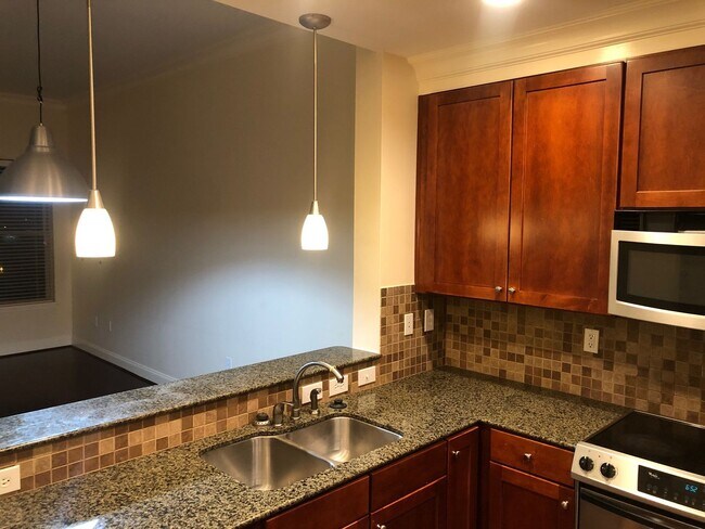 Photo - Adesso - High-Rise Unit Adesso 601 Main