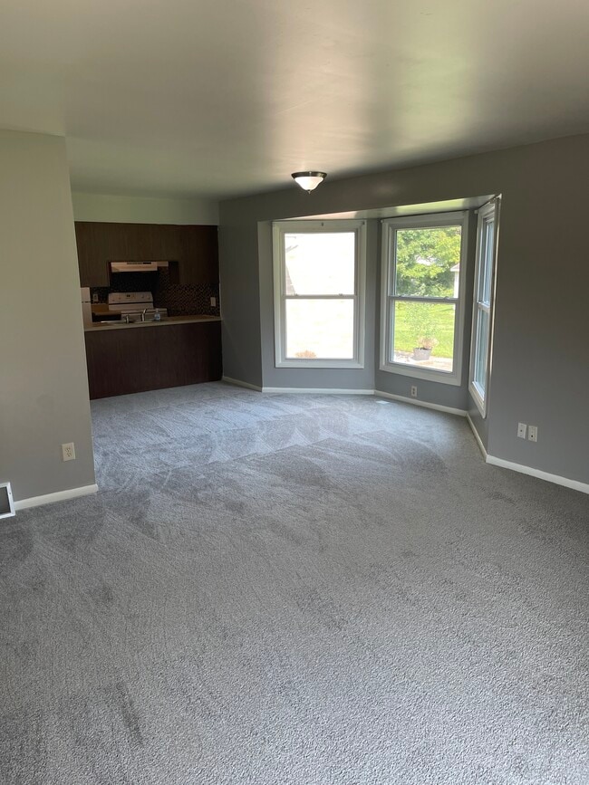 Building Photo - 4465 W Milham Ave Unit 1
