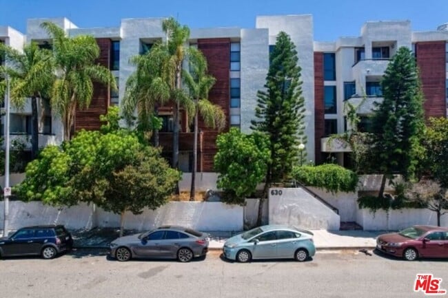 Photo - 630 N Grand Ave Unit 408