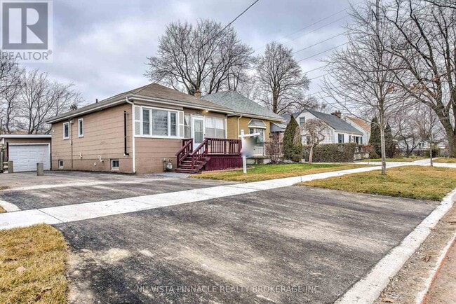 Photo - 1632 Churchill Ave