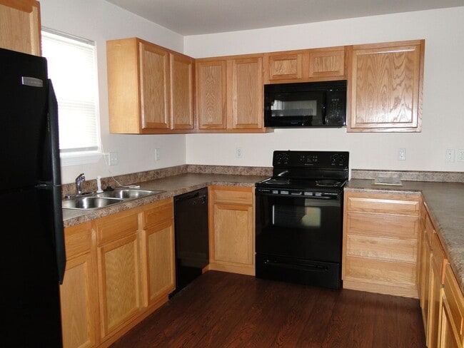100 Daniels Ct Unidad B