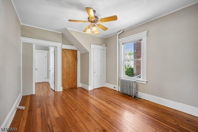 Photo - 76 Montague Pl Unit 1