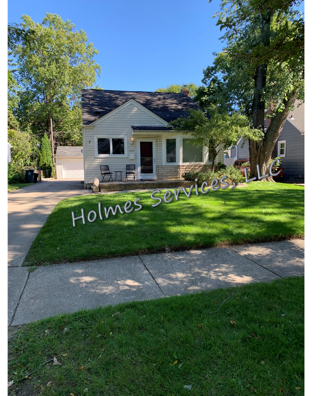 Photo - 619 S Gainsborough Ave House