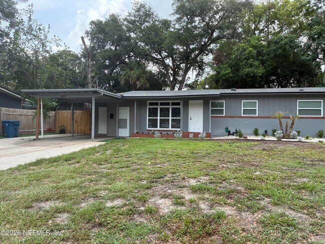 Building Photo - 1739 Cesery Blvd