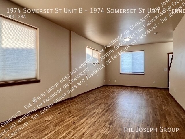 Photo - 1974 Somerset St Unidad 1974 Somerset St B Ferndale