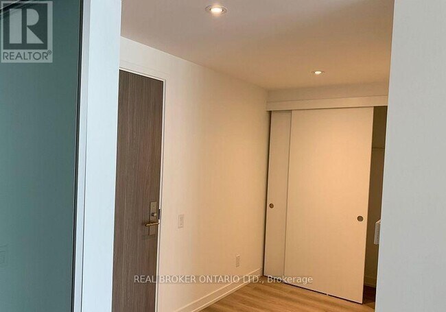 Photo - 161 Roehampton Ave Unit 608