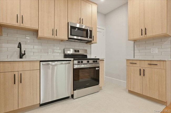 Photo - 43 New Hyde Park Rd Unit 2