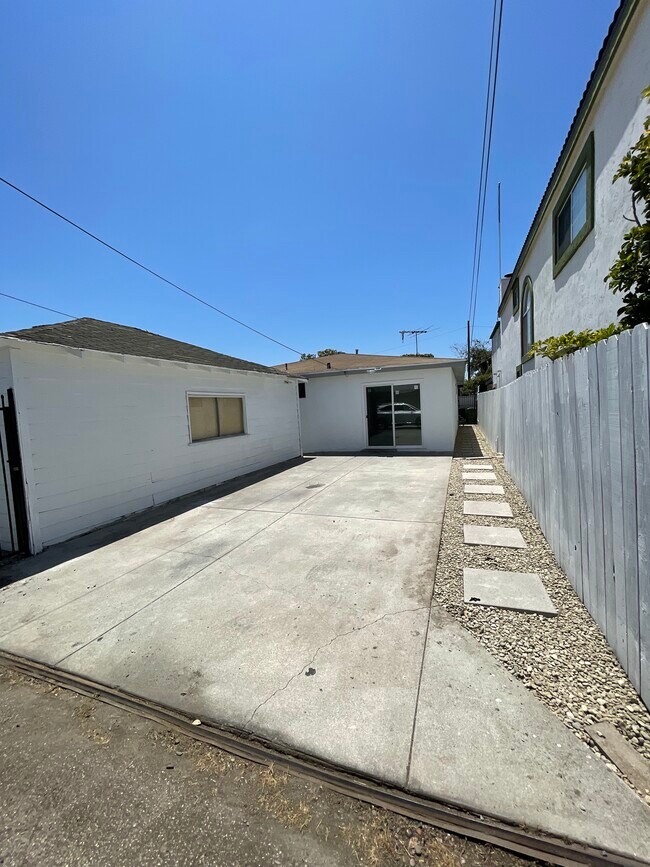 Photo - 4331 W 159th St Unit 2