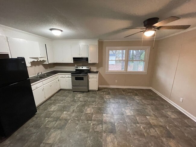 Photo - 4 Bedroom Brick House - Vouchers Accepted