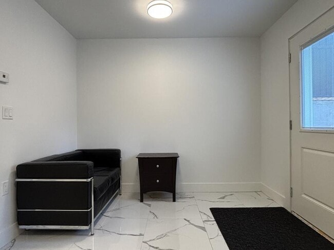 Building Photo - 2 bedroom in Vancouver BC V6P 2A4