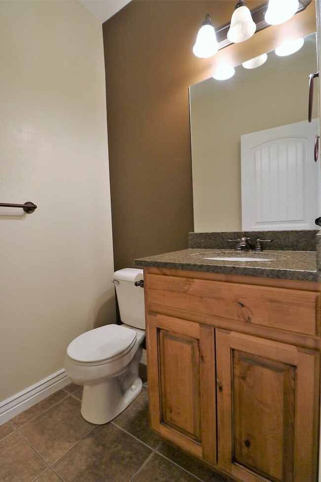 Photo - Beautiful Harvest Park Mapleton Townhouse