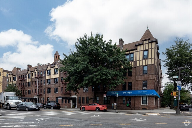 Photo - 44-08 47th Avenue