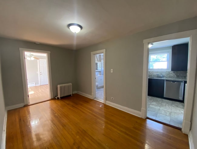 4210 N Kilpatrick Ave Unit 2F