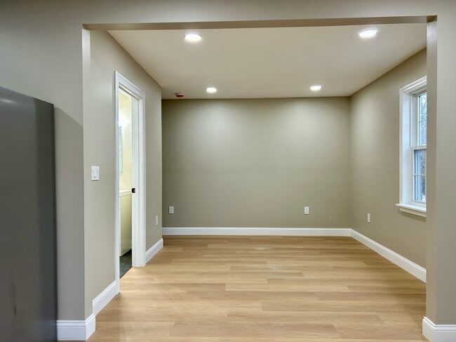 Photo - 60 W Church Rd Unit L