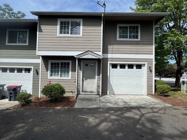 Building Photo - COMING SOON - 3 BEDROOM TOWNHOME W/ GARAGE- FRESH PAINT AND NEW FLOORING