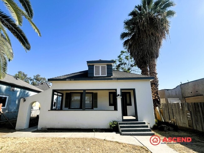 Building Photo - 1802 Forrest St Unit 1802 1/2 Forrest Ave