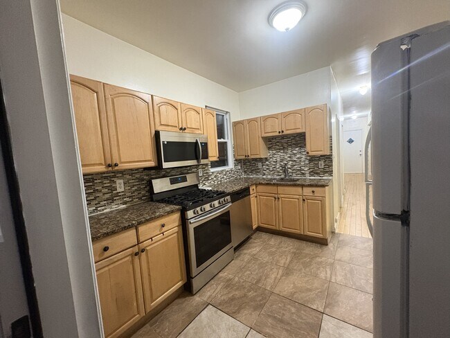 Photo - 413 Georges Pl