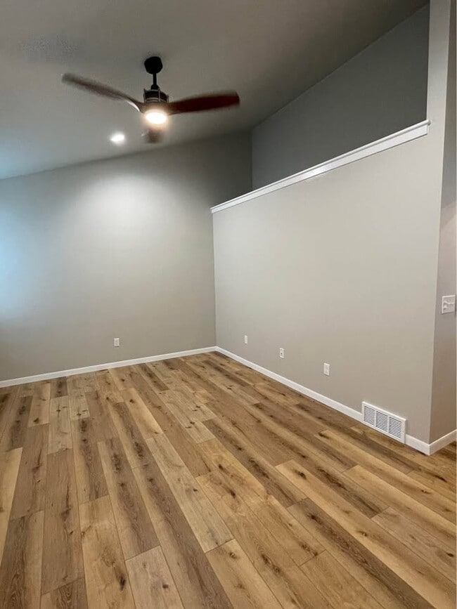 Photo - 1021 S Nicolet Rd