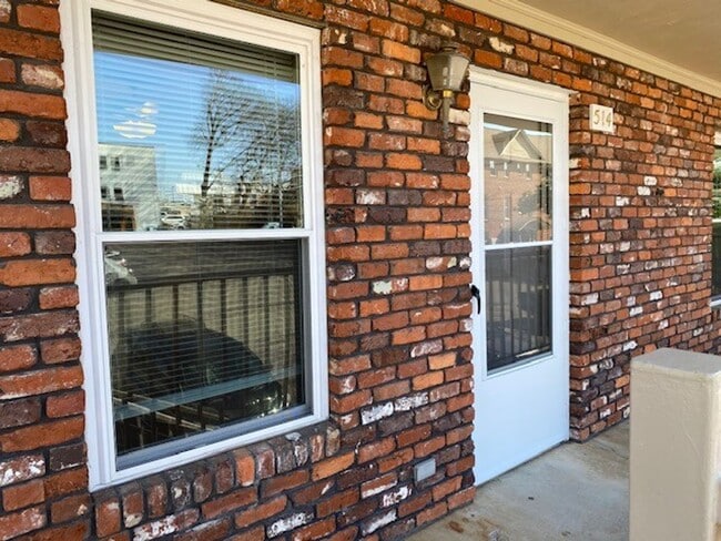Building Photo - City of Maryville, 2 bedroom, 1 bath condo...