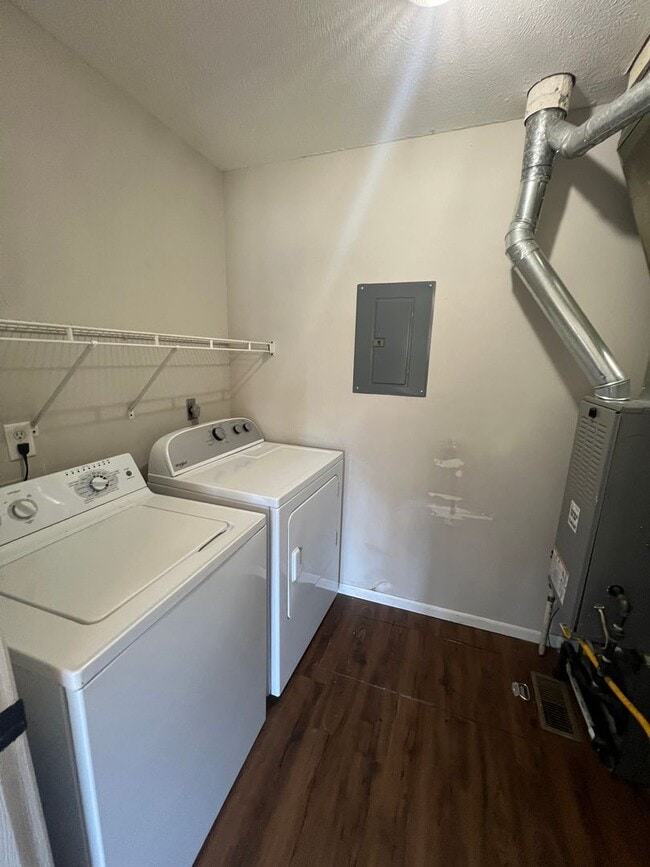 Photo - 81-83 Amherst Unidad 81 Amherst