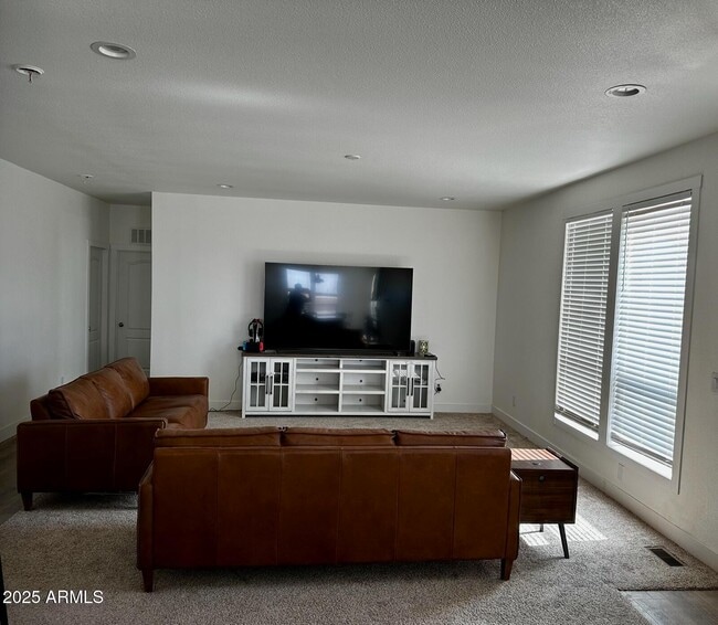 Photo - 4057 SOLAR St