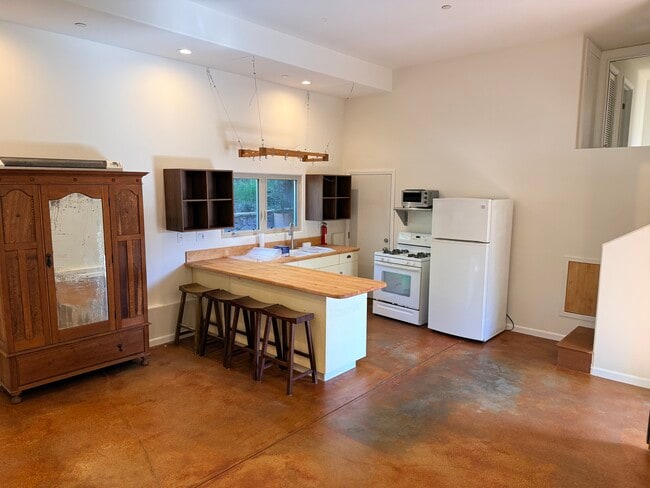 Kitchen - 949 Crater Oak Dr Unit Oak Tree