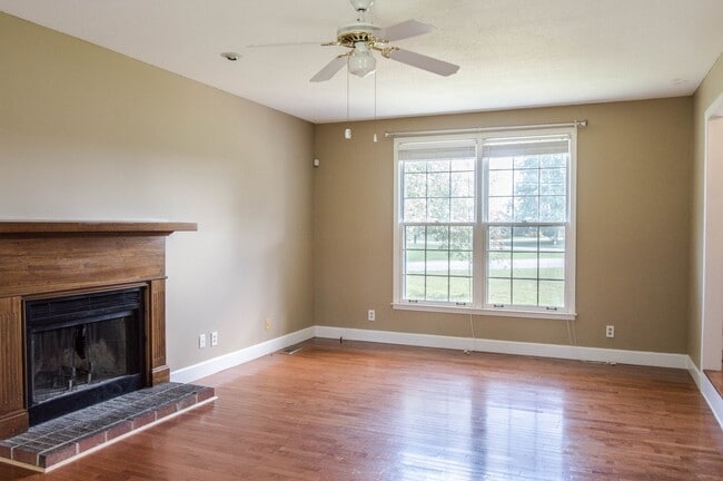 Photo - Dog Friendly Two Story with Fenced Yard!