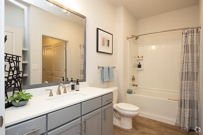 2BR, 2BA - 1099SF
