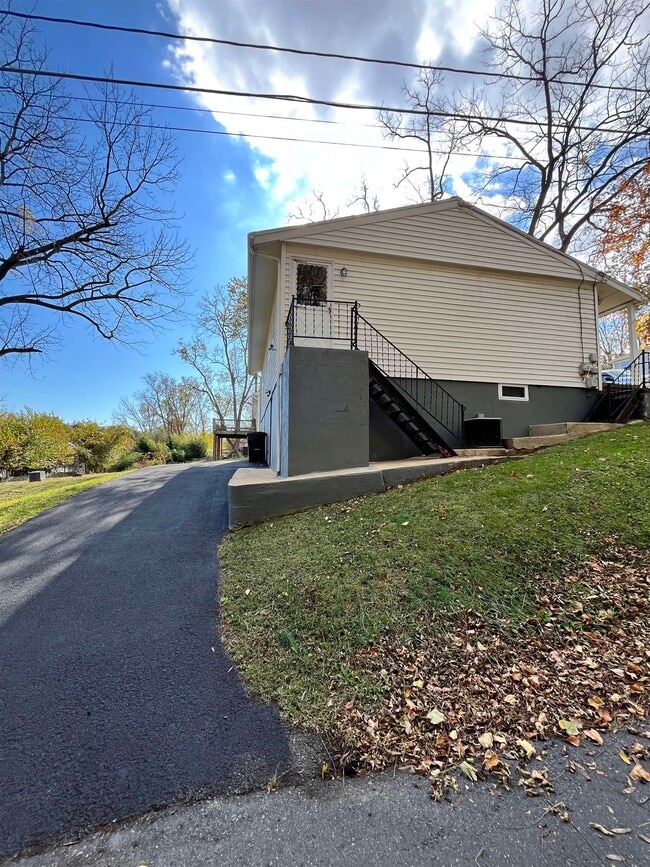 Photo - 125 Peyton St