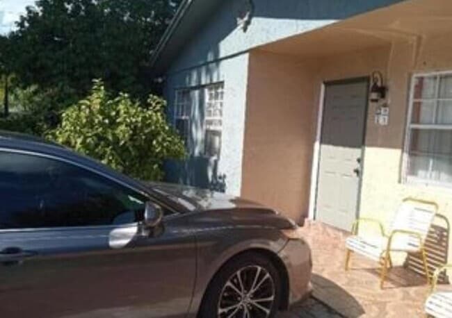 Building Photo - 2941 NW 9th Pl Rental