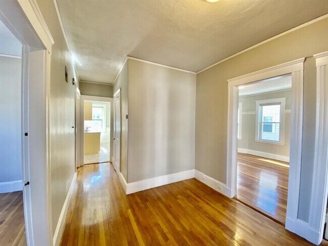 Photo - 36 North Beacon St Unidad 2