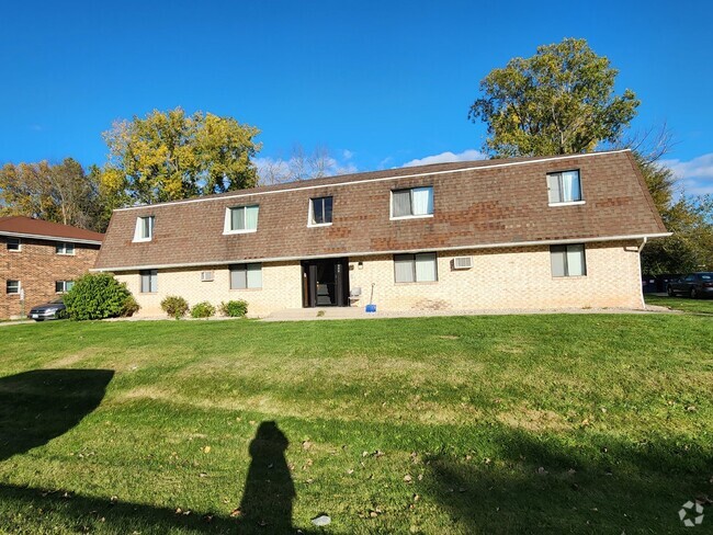 Building Photo - 2-Bedroom  Upper in a 8plex building Unit 201 Rental