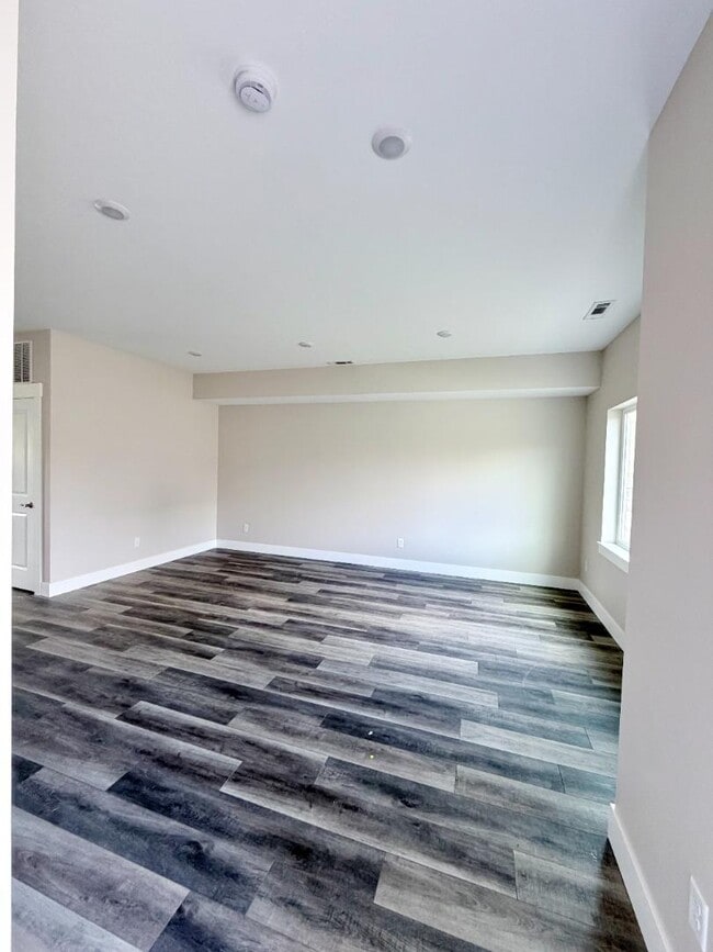 Photo - 7212 Shaver Dr