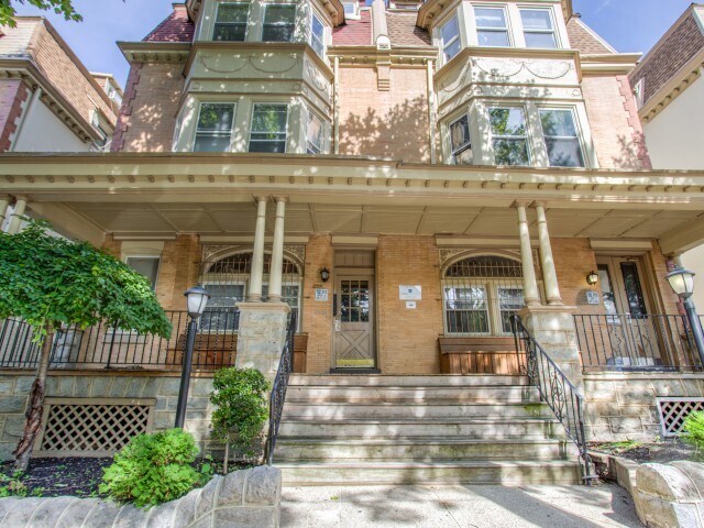 Photo - Campus Apartments