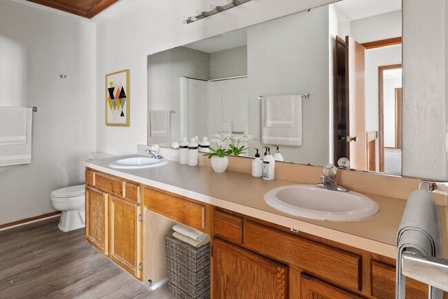 Photo - Spacious Rooms, fireplace and patio Unit 3907-2