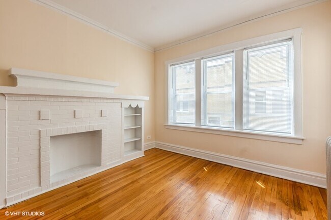 Photo - 4422 N St Louis Ave Unit 3A
