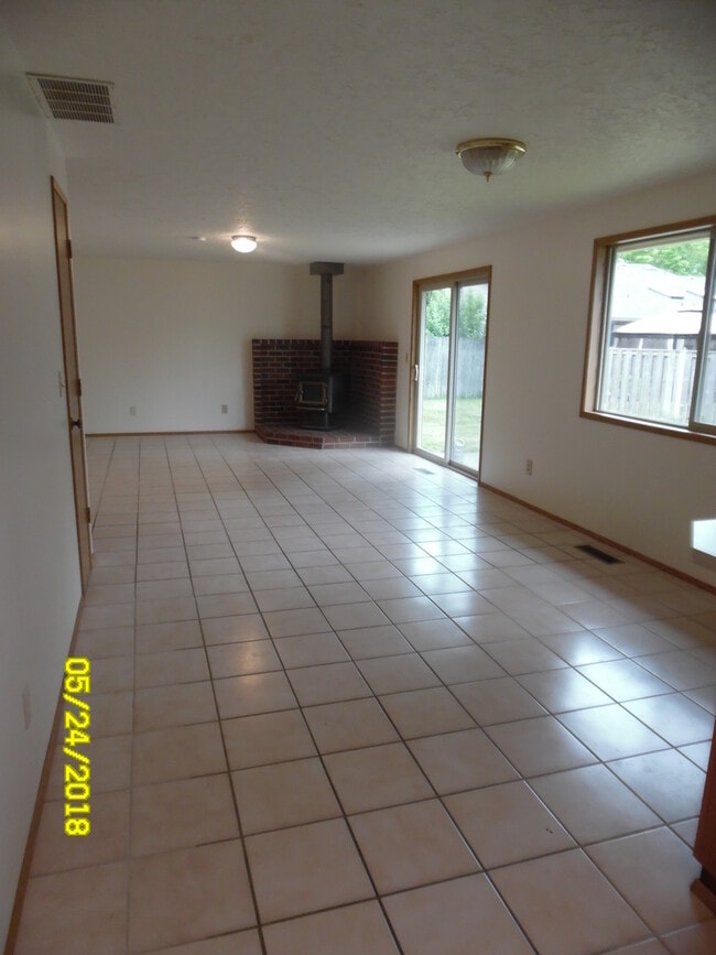 Photo - 745 SE Alethea Way