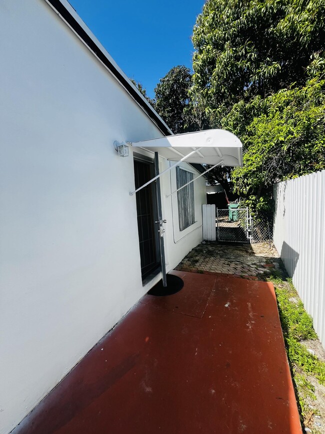 Photo - 19530 NW 11th Ave