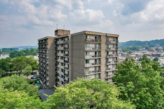 Photo - Coraopolis Towers