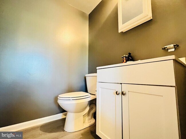 Photo - 2422 Baileys Pond Rd