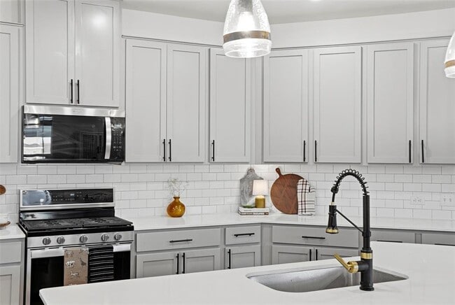 Photo - 517 Lady Swiss Ln