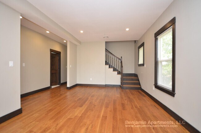 Photo - 46 Creighton St Unit 3