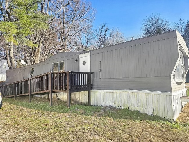 Building Photo - 412 McElhaney Rd