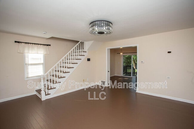 Photo - 220 N Locust Ave